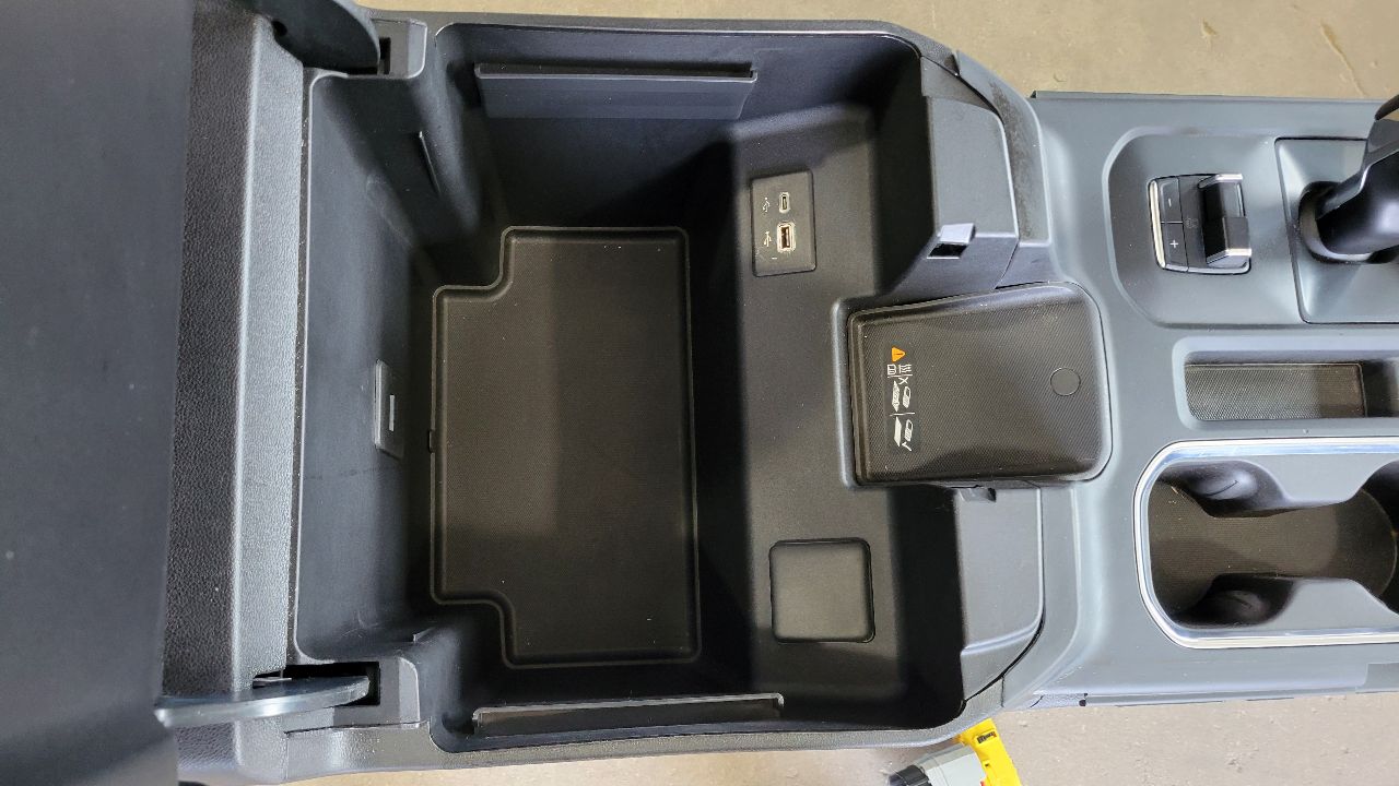2023 SIERDEN15 DENALI ULTIMATE CENTER CONSOLE 29136 - image 6