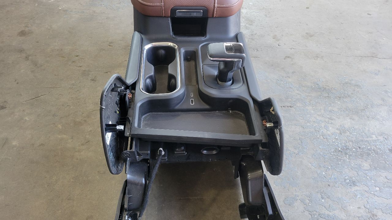 2023 SIERDEN15 DENALI ULTIMATE CENTER CONSOLE 29136 - image 16