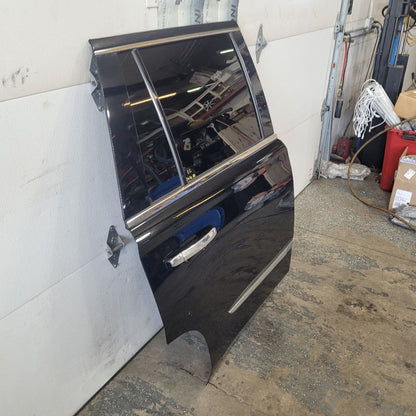 2019 ESCALADE RH REAR DOOR BLACK GBA / 8555 000 29181 - image 3