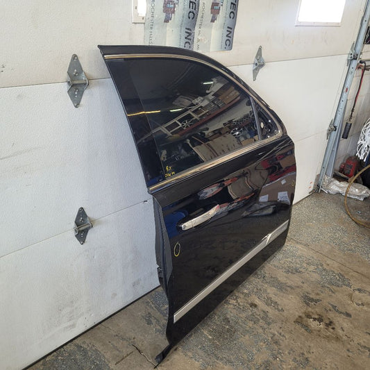 2019 ESCALADE RH FRONT DOOR BLACK 6L1.5 LIP DENTED 29184 - image 2