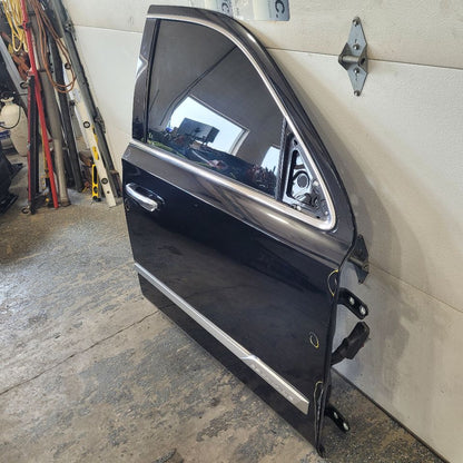 2019 ESCALADE RH FRONT DOOR BLACK 6L1.5 LIP DENTED 29184 - image 3