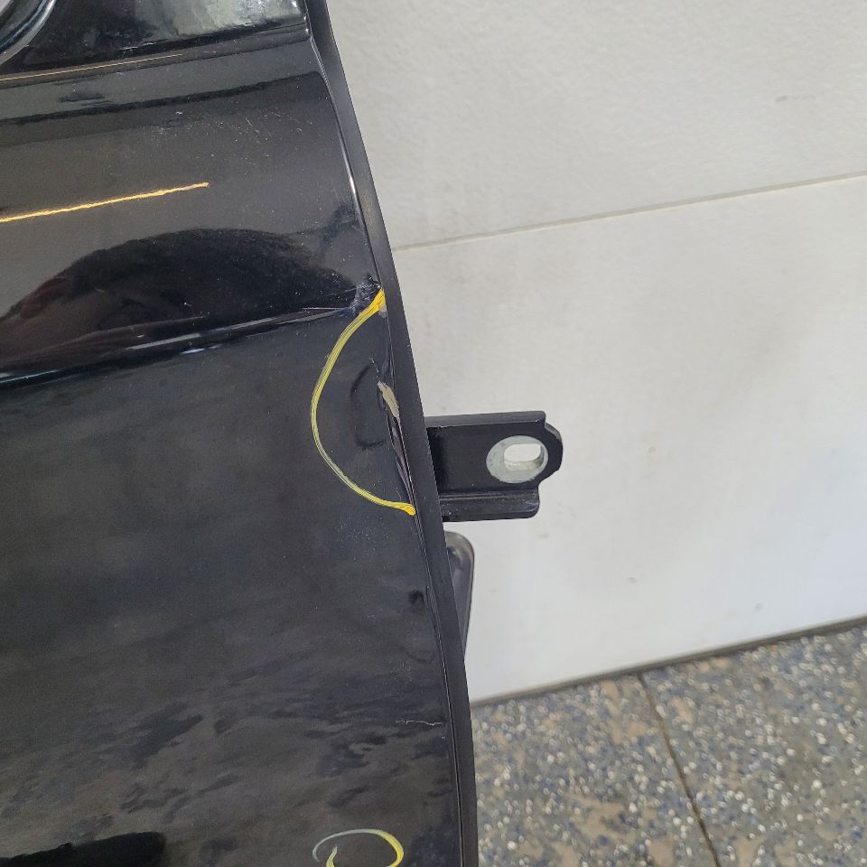 2019 ESCALADE RH FRONT DOOR BLACK 6L1.5 LIP DENTED 29184 - image 6