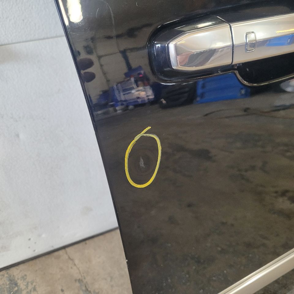 2019 ESCALADE RH FRONT DOOR BLACK 6L1.5 LIP DENTED 29184 - image 8