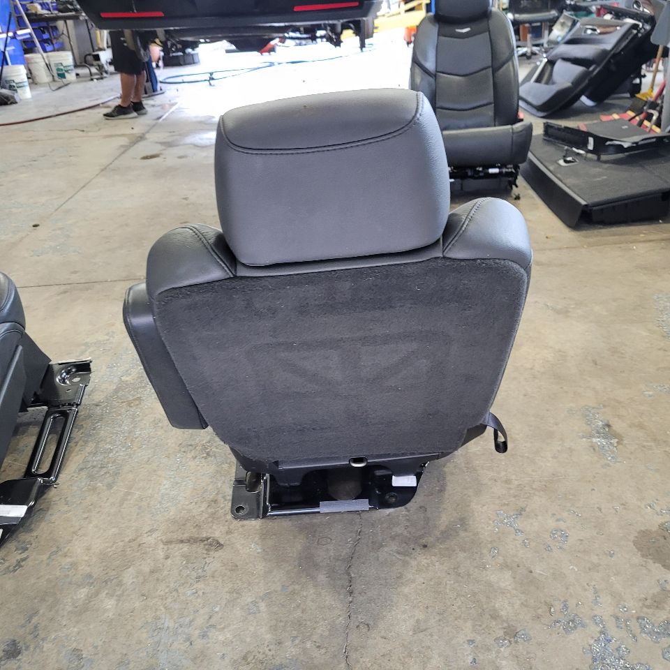2019 ESCALADE 2ND ROW REAR BUCKET SEATS BLACK 29185 - image 11