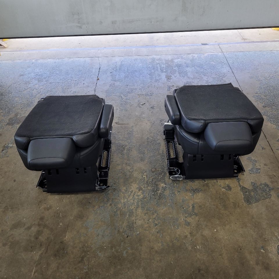 2019 ESCALADE 2ND ROW REAR BUCKET SEATS BLACK 29185 - image 13
