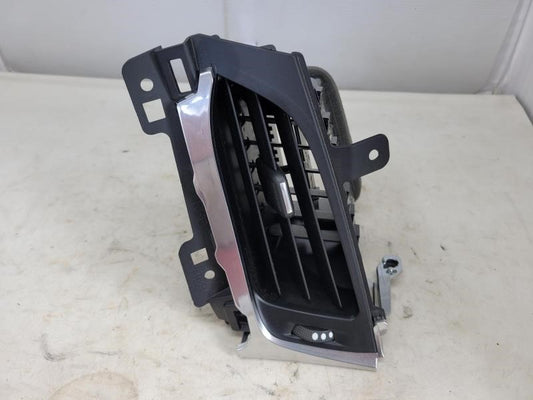 2017 ESCALADE 22946836 RH OUTER DASH VENT 291 - image 1