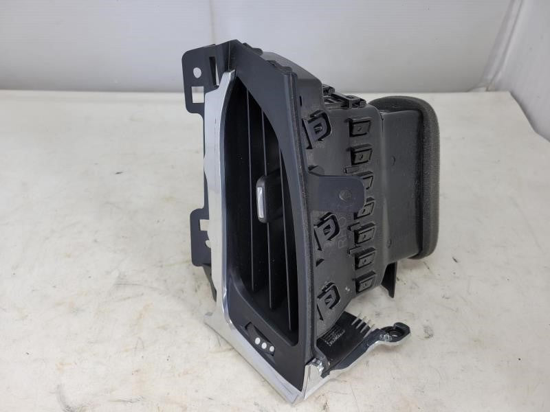 2017 ESCALADE 22946836 RH OUTER DASH VENT 291 - image 2