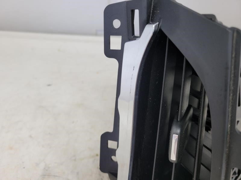 2017 ESCALADE 22946836 RH OUTER DASH VENT 291 - image 3