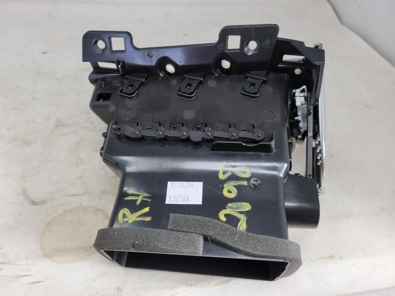 2017 ESCALADE 22946836 RH OUTER DASH VENT 291 - image 5