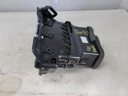 2017 ESCALADE 22946836 RH OUTER DASH VENT 291 - image 7