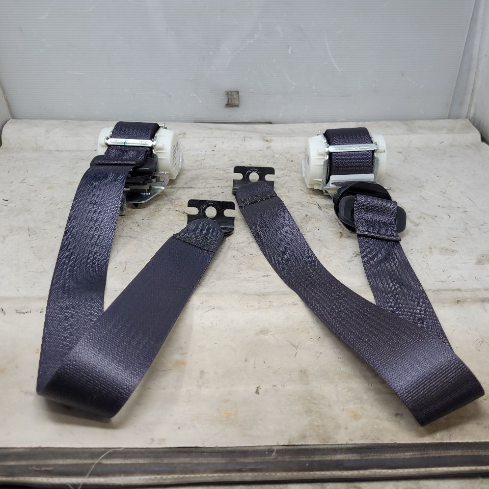 2017 SIERDEN15 2ND ROW REAR LH RH SEAT BELTS 29207 - image 1