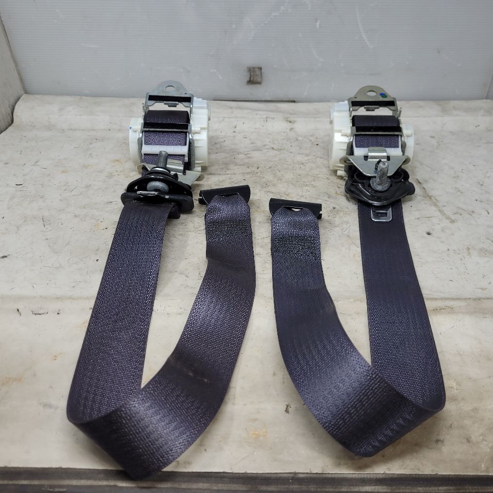 2017 SIERDEN15 2ND ROW REAR LH RH SEAT BELTS 29207 - image 5