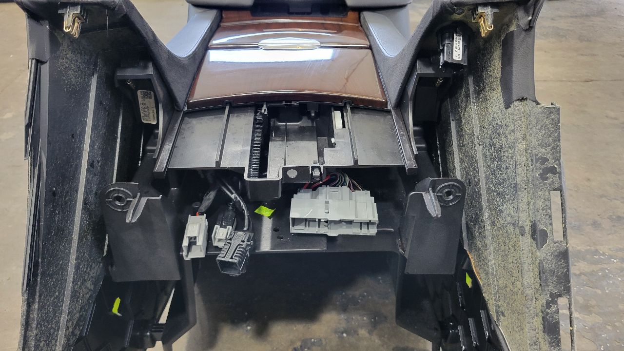 2019 ESCALADE FRONT CENTER CONSOLE BLACK 29210 - image 7