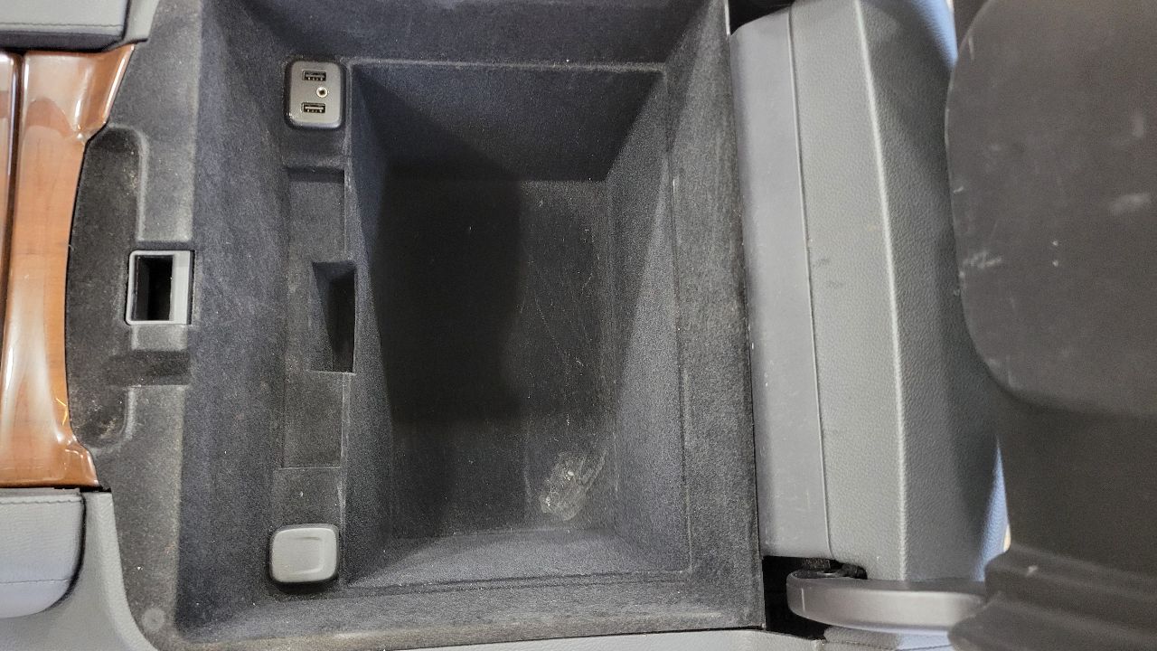 2019 ESCALADE FRONT CENTER CONSOLE BLACK 29210 - image 10