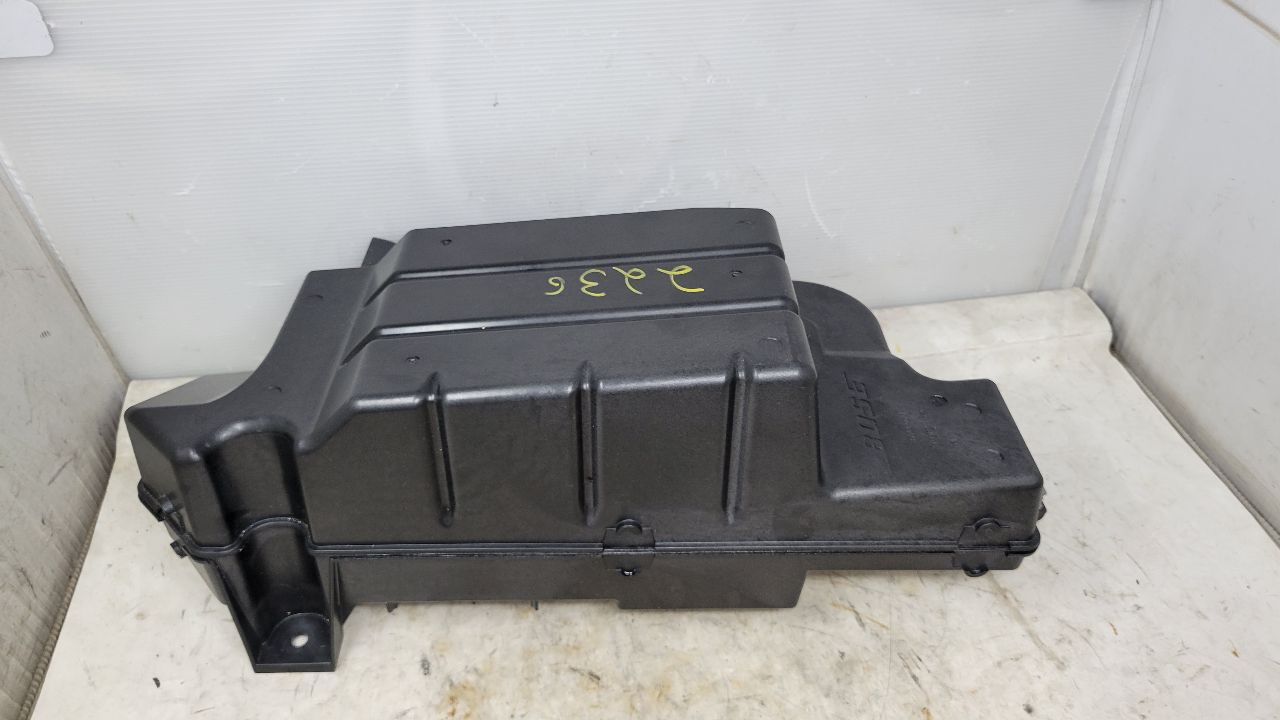 2019 ESCALADE CENTER CONSOLE BOSE SUBWOOFER 29225 - image 7