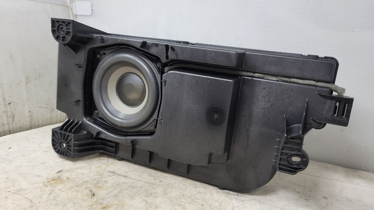 2019 ESCALADE CENTER CONSOLE BOSE SUBWOOFER 29225 - image 12