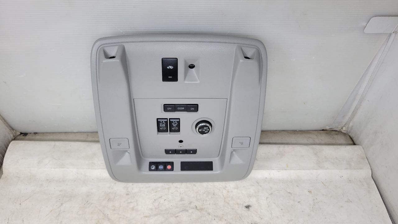 2019 ESCALADE OVERHEAD CONSOLE WITH SUNROOF 29231 - image 2