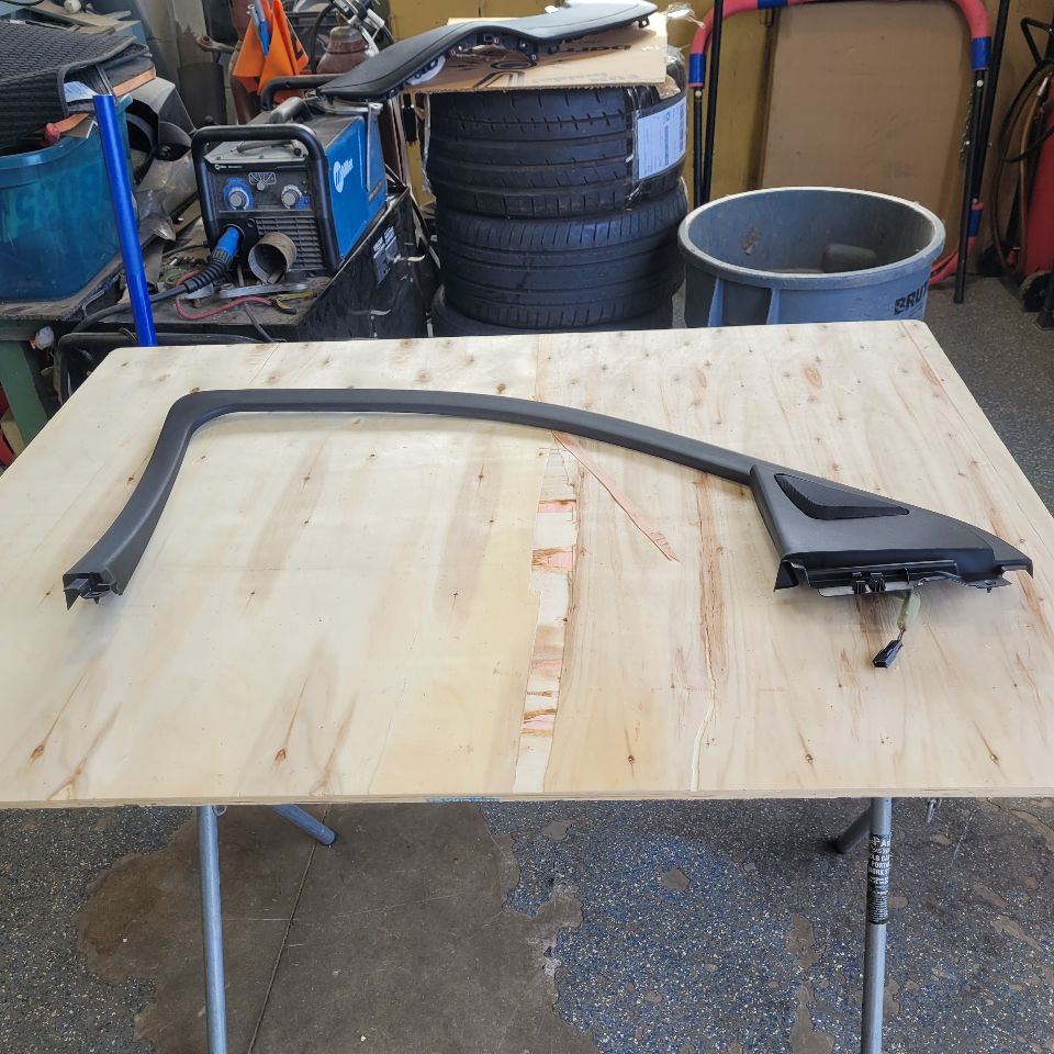 2019 ESCALADE LH DRIVER UPPER DOOR PANEL TRIM 29235 - image 1