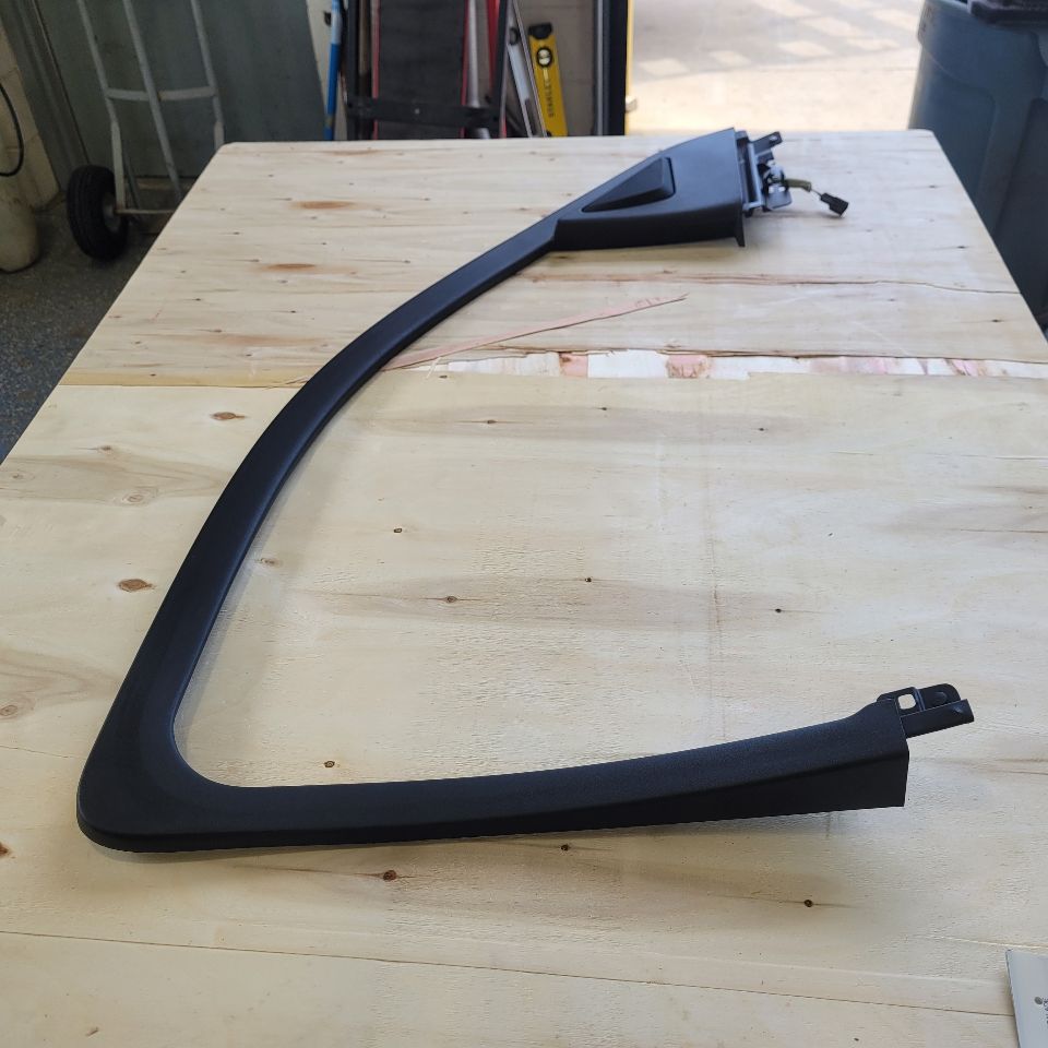 2019 ESCALADE LH DRIVER UPPER DOOR PANEL TRIM 29235 - image 4