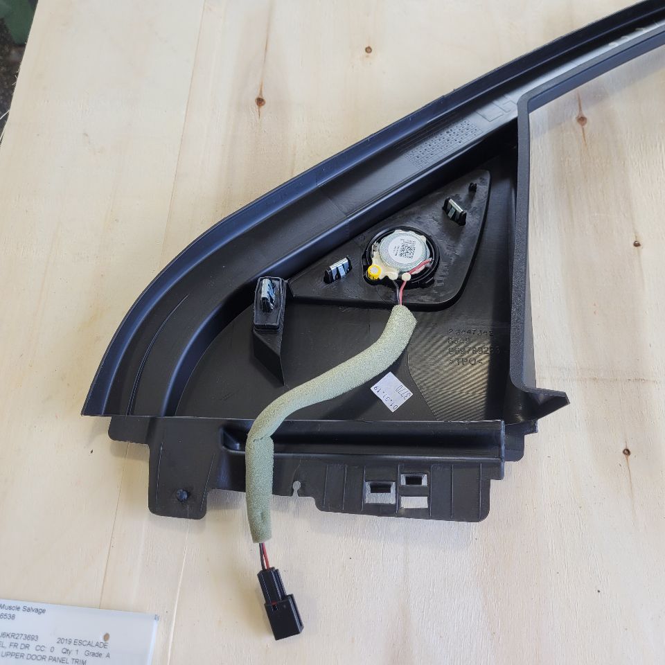 2019 ESCALADE LH DRIVER UPPER DOOR PANEL TRIM 29235 - image 5