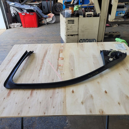 2019 ESCALADE LH DRIVER UPPER DOOR PANEL TRIM 29235 - image 8