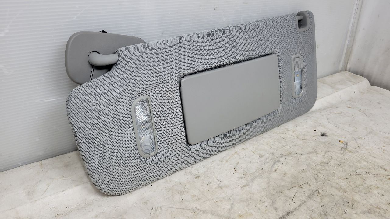 2019 ESCALADE LH DRIVER SUN VISOR LIGHTED ASH GREY 29237 - image 4
