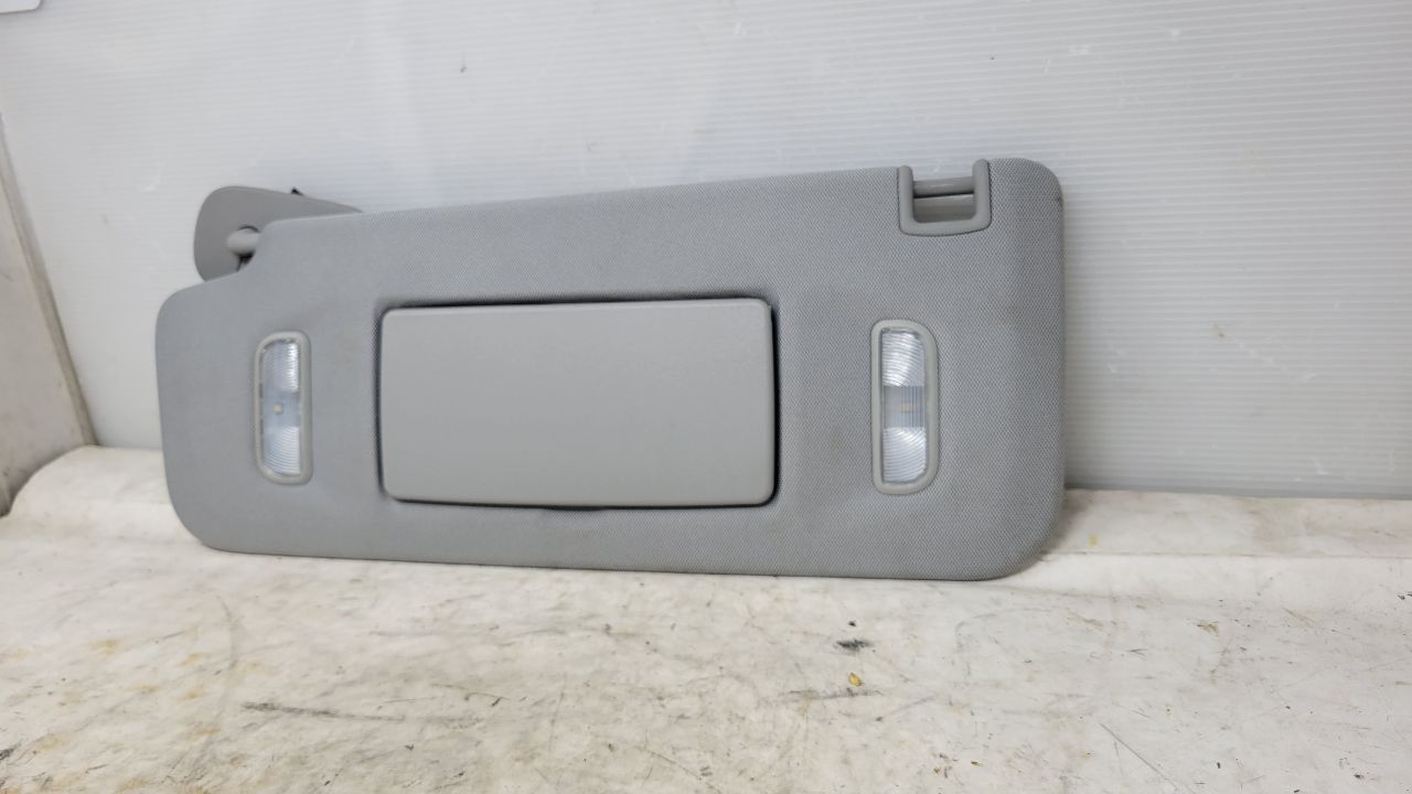 2019 ESCALADE LH DRIVER SUN VISOR LIGHTED ASH GREY 29237 - image 6