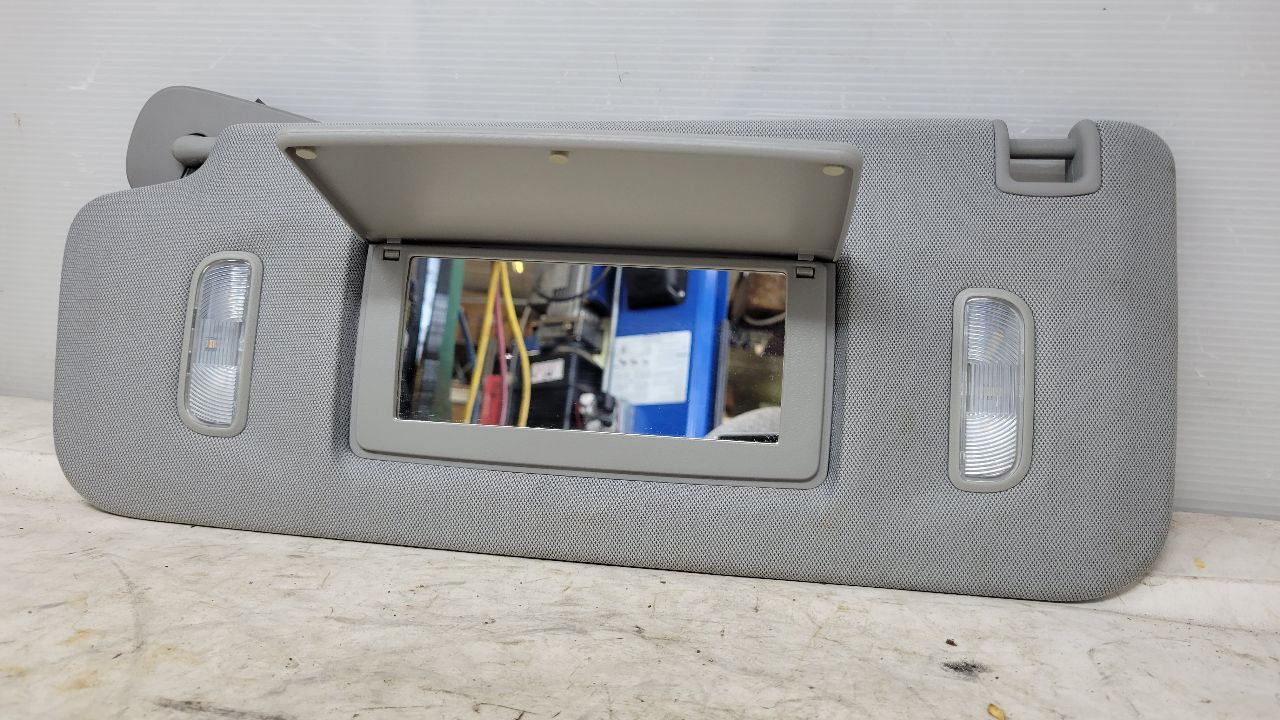 2019 ESCALADE LH DRIVER SUN VISOR LIGHTED ASH GREY 29237 - image 7