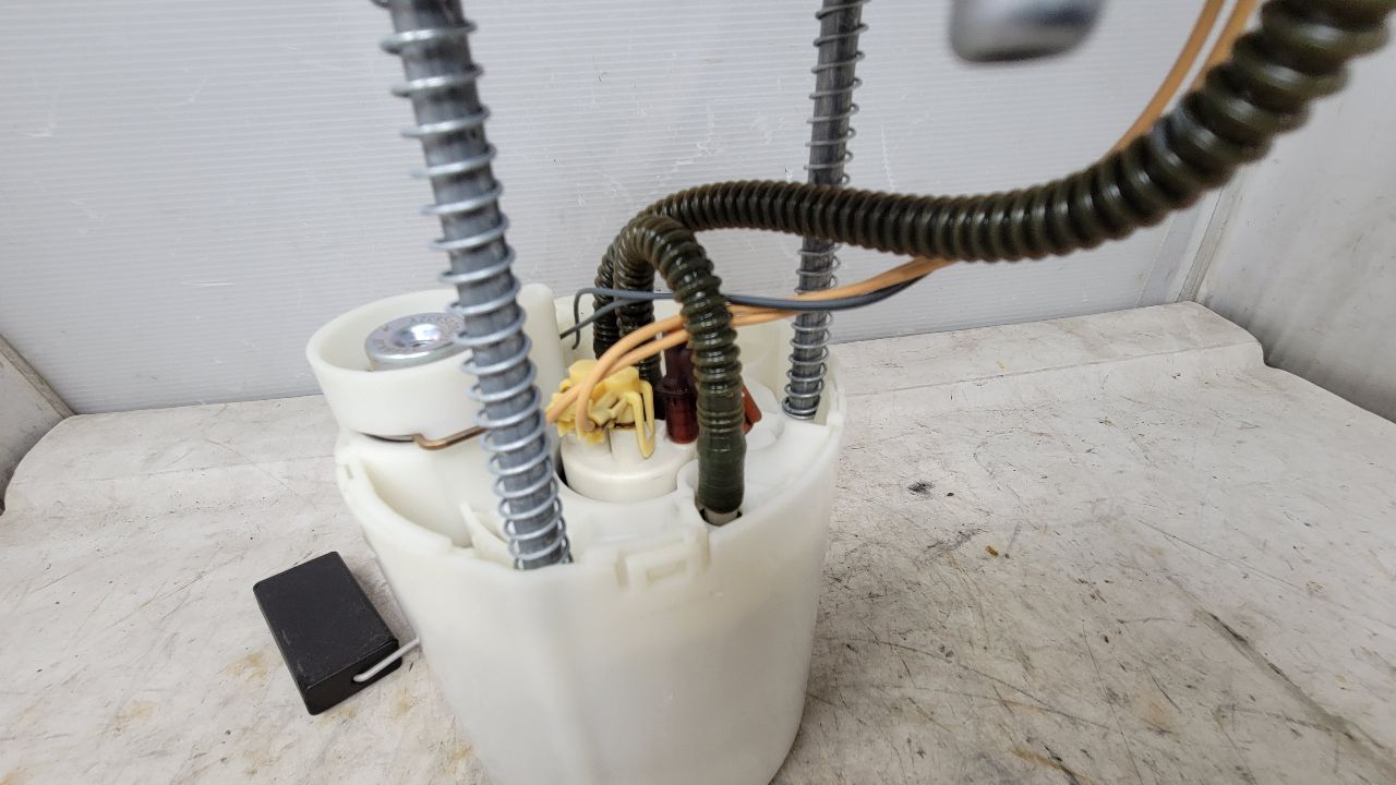 OEM 6.2L FUEL PUMP 13513337 96K MI 29257 - image 4