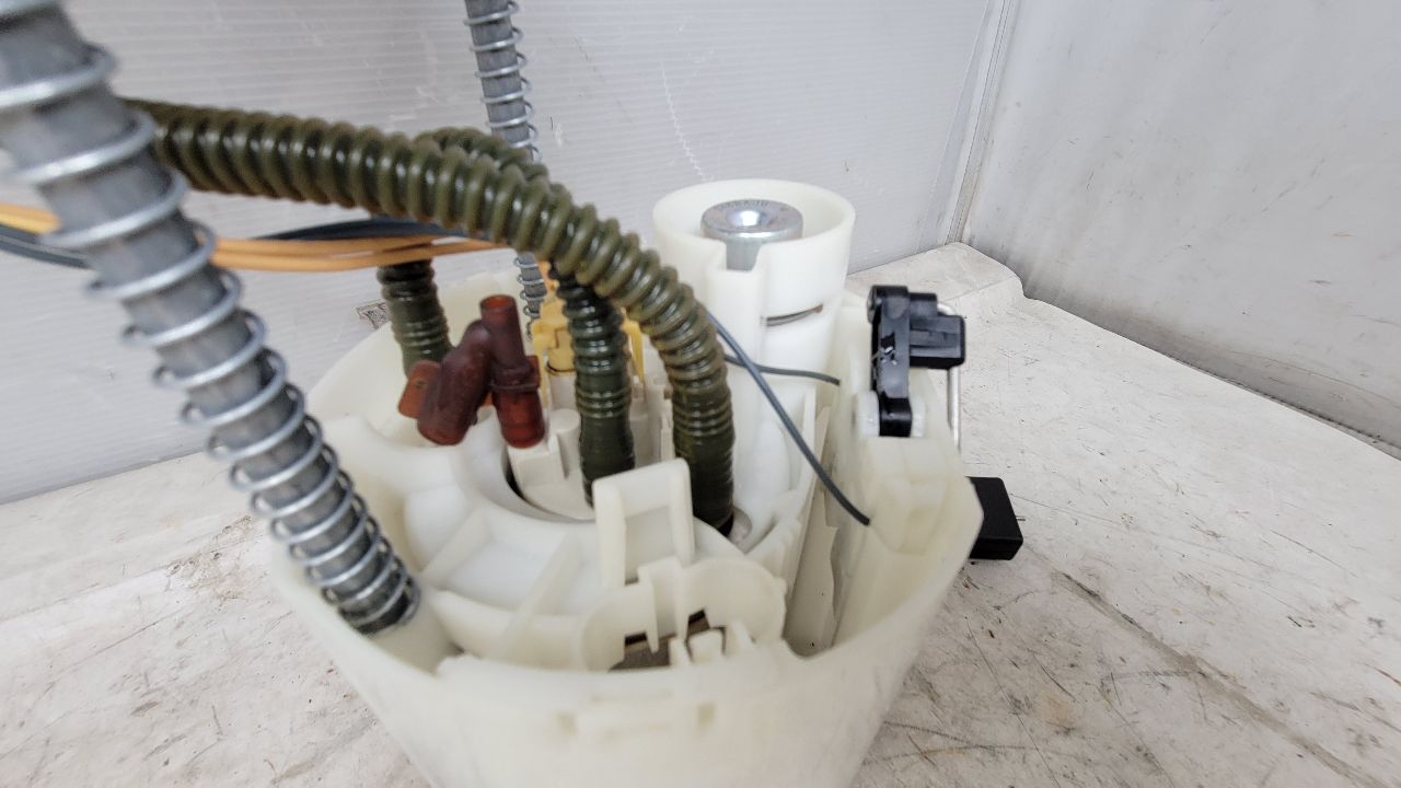 OEM 6.2L FUEL PUMP 13513337 96K MI 29257 - image 9