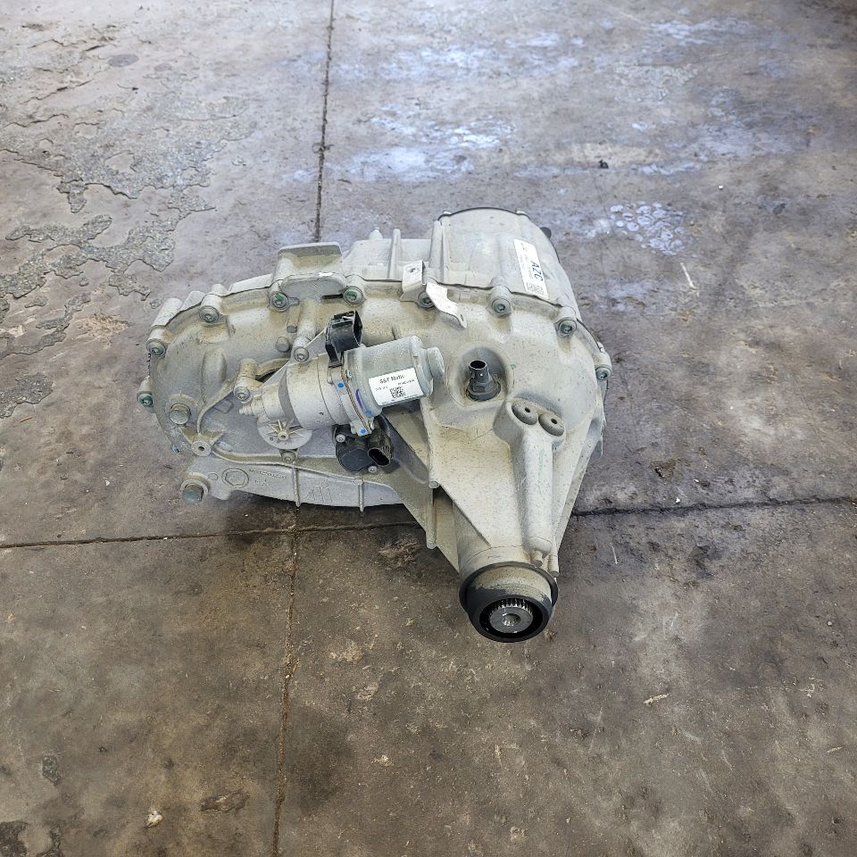 2019 ESCALADE TRANSFER CASE AZL 96K MILES 29260 - image 1