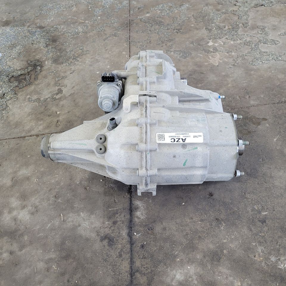 2019 ESCALADE TRANSFER CASE AZL 96K MILES 29260 - image 2