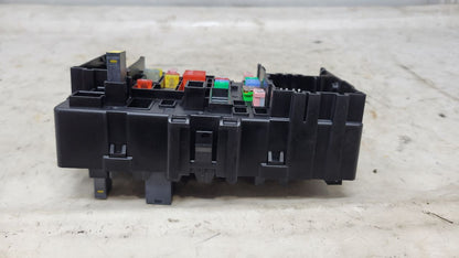 2019 ESCALADE DASH CABIN FUSE BOX 84114433 29271 - image 2