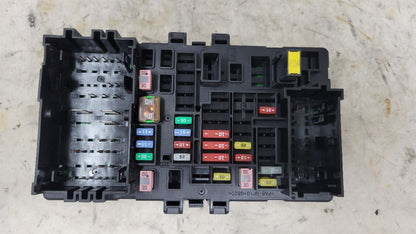 2019 ESCALADE DASH CABIN FUSE BOX 84114433 29271 - image 7