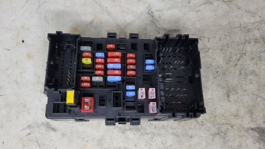 2019 ESCALADE DASH CABIN FUSE BOX 84114432 29278 - image 1