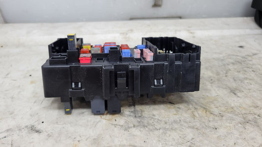 2019 ESCALADE DASH CABIN FUSE BOX 84114432 29278 - image 2