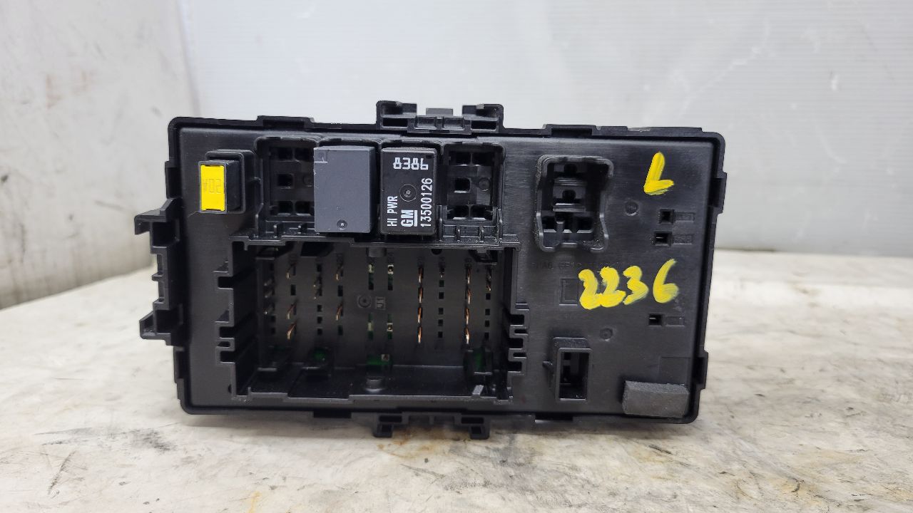 2019 ESCALADE DASH CABIN FUSE BOX 84114432 29278 - image 7