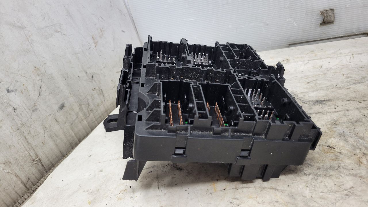 2019 ESCALADE LH UNDER DASH FUSE BOX 84114438 29286 - image 5