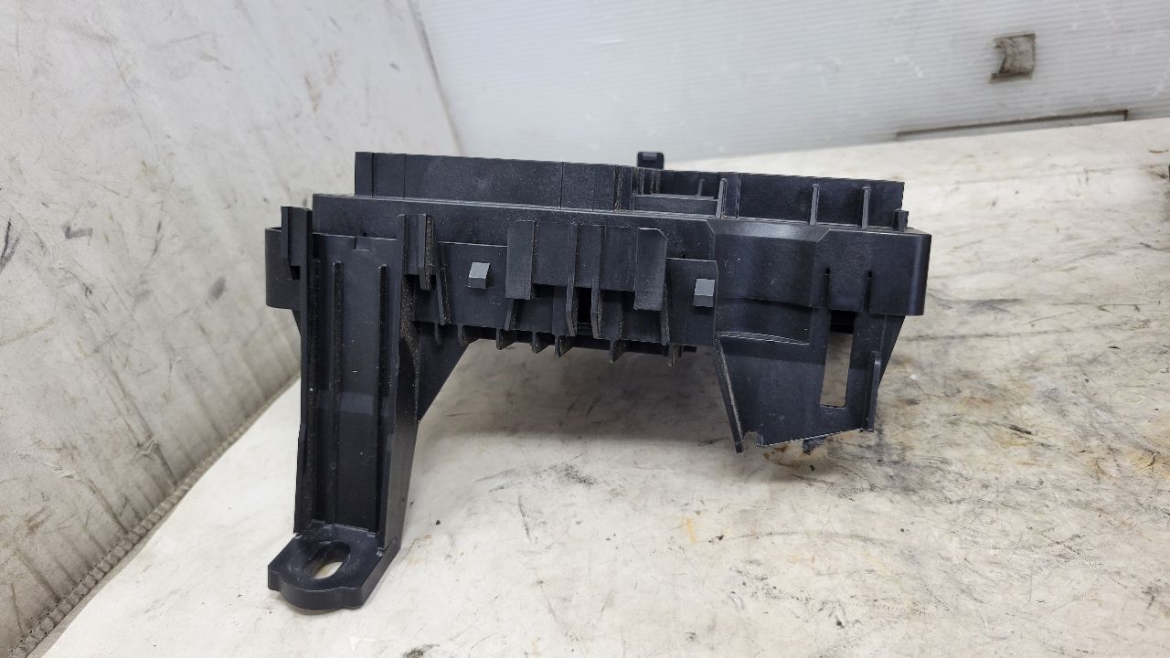 2019 ESCALADE LH UNDER DASH FUSE BOX 84114438 29286 - image 6