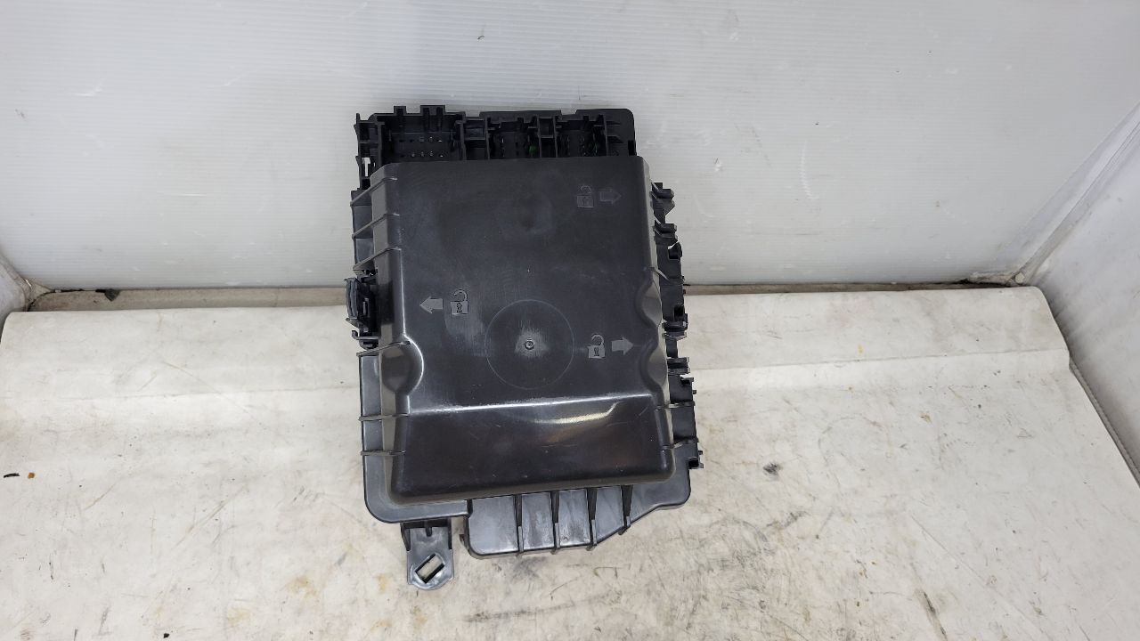 2019 ESCALADE LH UNDER DASH FUSE BOX 84114438 29286 - image 11