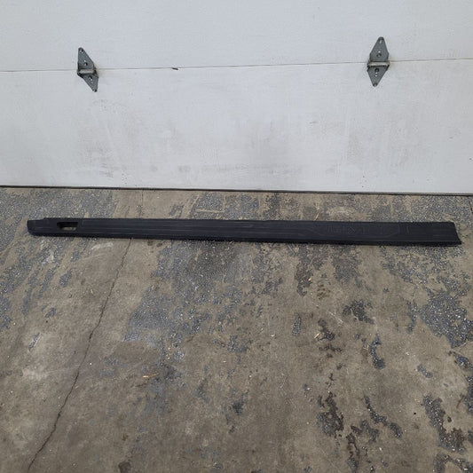 2021 SIERRA150 RH BED SIDE RAIL UPPER TRIM 84545452 29311 - image 1