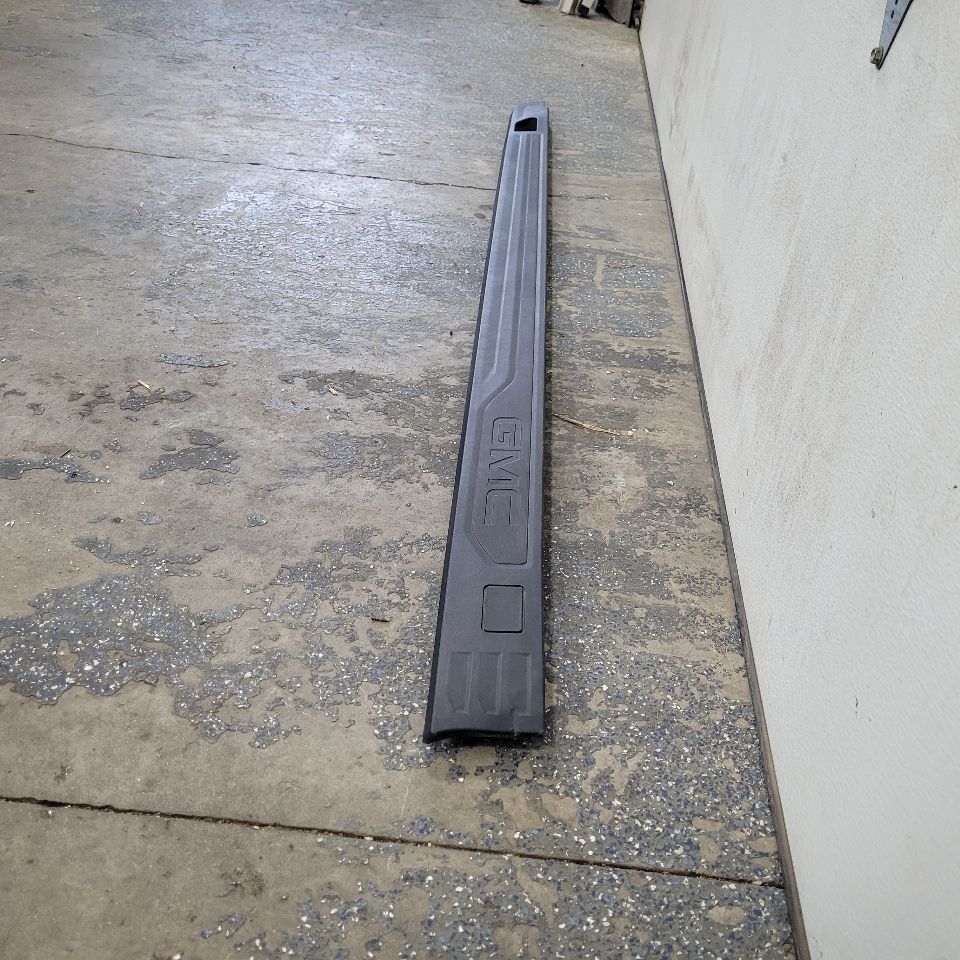 2021 SIERRA150 RH BED SIDE RAIL UPPER TRIM 84545452 29311 - image 5