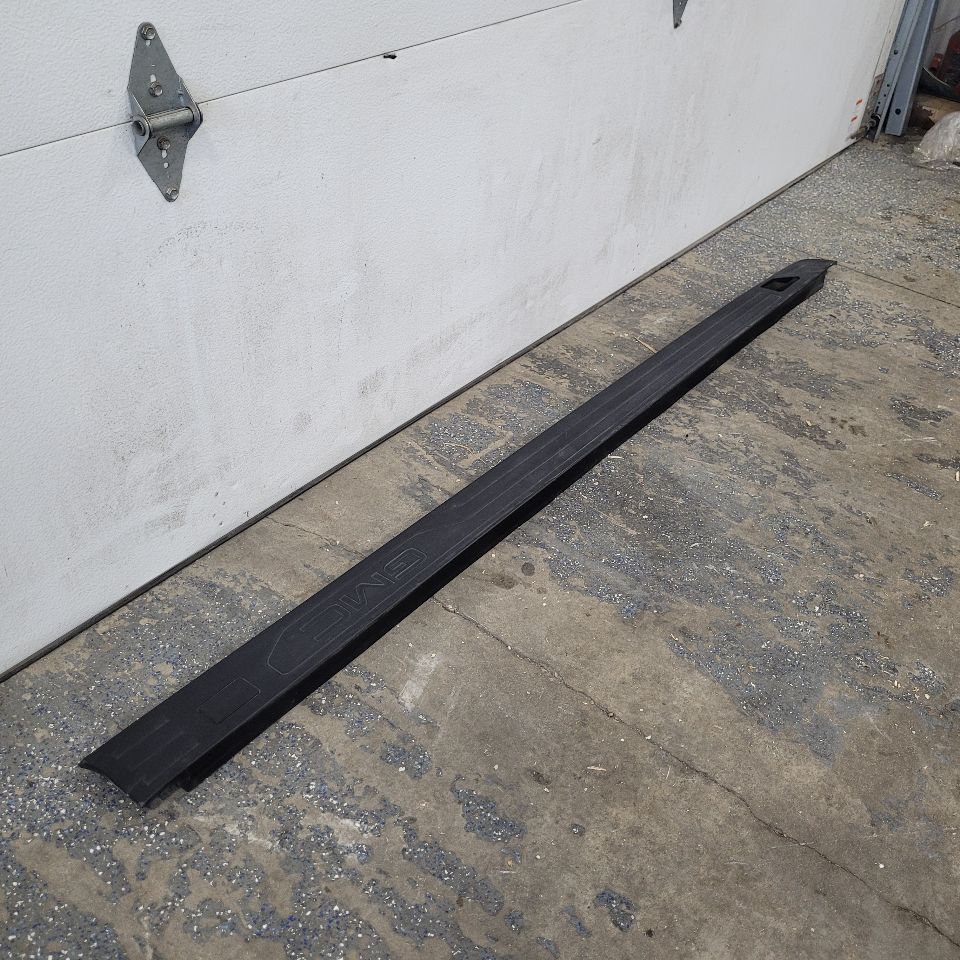 2021 SIERRA150 RH BED SIDE RAIL UPPER TRIM 84545452 29311 - image 7