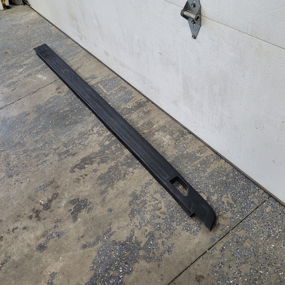 2021 SIERRA150 RH BED SIDE RAIL UPPER TRIM 84545452 29311 - image 8