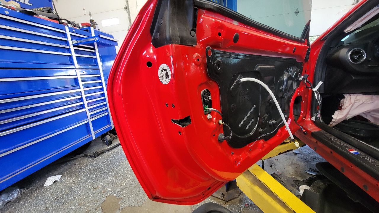 2018 CAMARO LH DOOR PULL ME OVER RED G7X 000 29318 - image 1