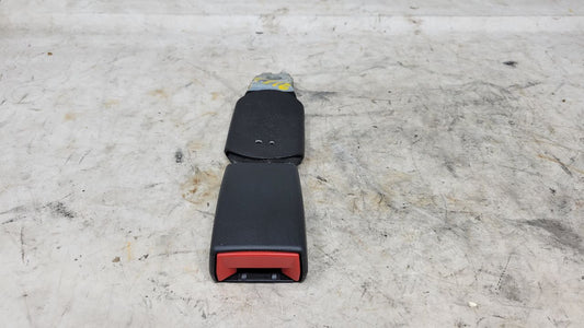 2018 CAMARO REAR SEAT BELT BUCKLE 84002412 29331 - image 1