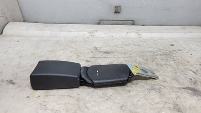 2018 CAMARO REAR SEAT BELT BUCKLE 84002412 29331 - image 3