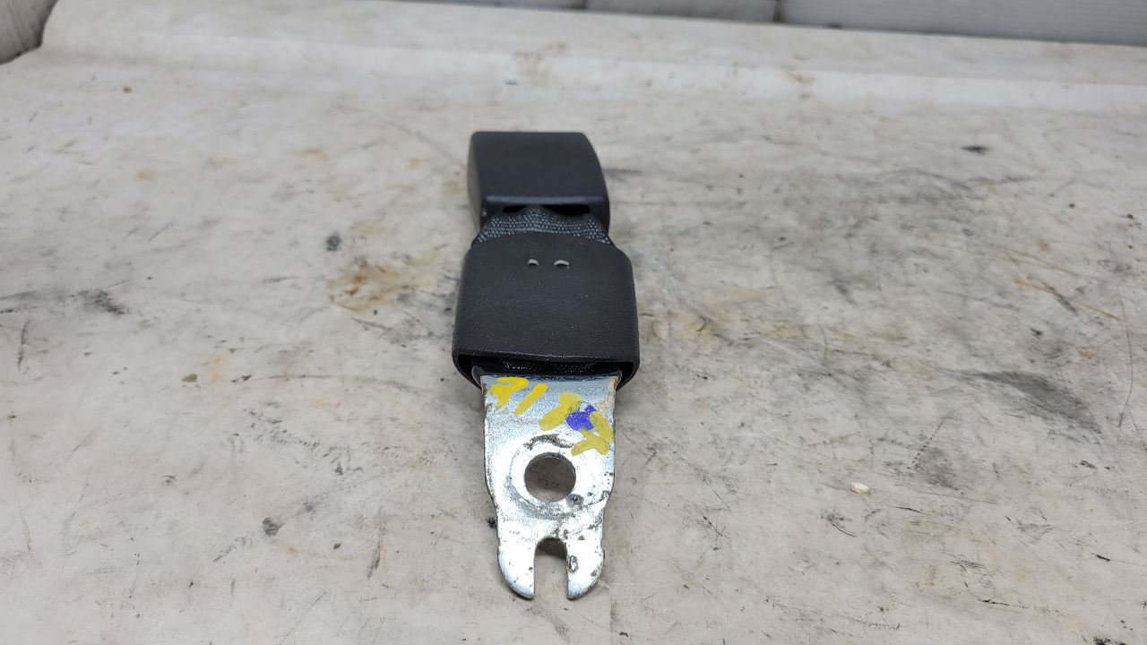 2018 CAMARO REAR SEAT BELT BUCKLE 84002412 29331 - image 4