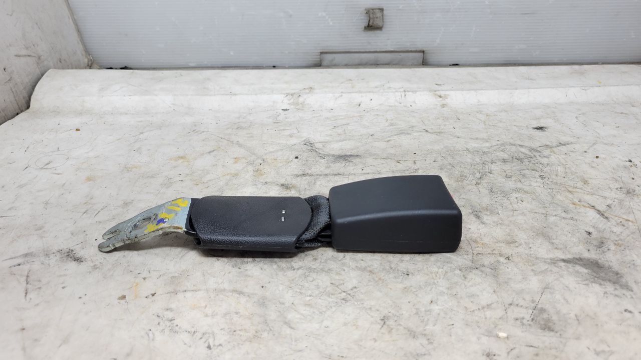 2018 CAMARO REAR SEAT BELT BUCKLE 84002412 29331 - image 5
