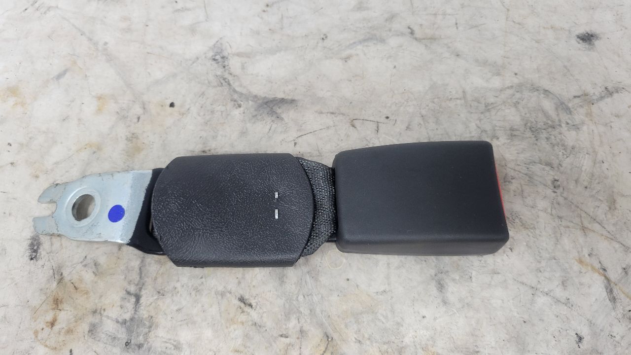 2018 CAMARO REAR SEAT BELT BUCKLE 84002412 29332 - image 1